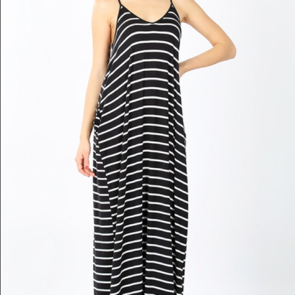 1️⃣ LEFT 💫Plus size stripe maxi with pockets